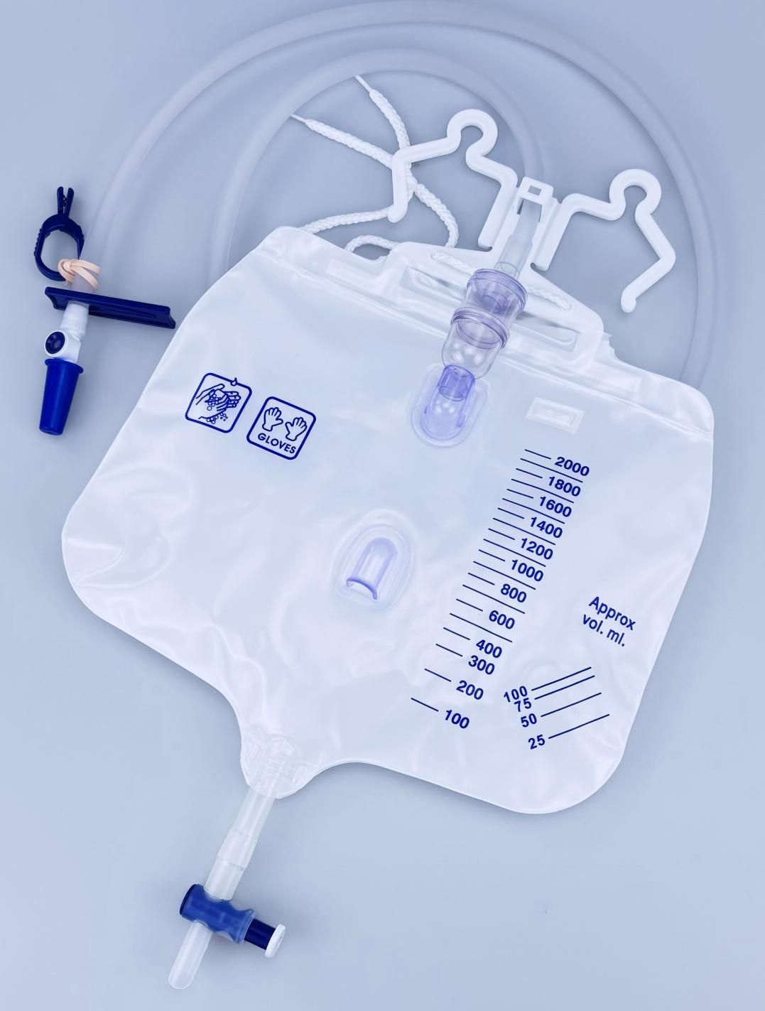 Closed urine drainage system with triple safety concept three-drip chamber KYC03